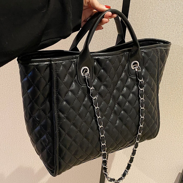 1 Womens Quilted Pattern Top Handle Bag.jpg