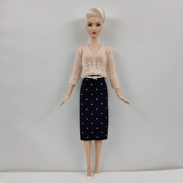 Jumper and polka dot skirt for barbie.jpg