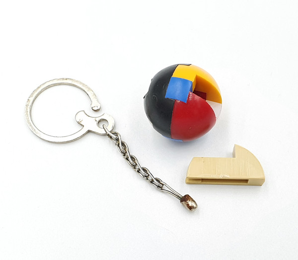 4 Vintage Brain Teaser Puzzle Keychain BALL new with tag USSR 1978.jpg