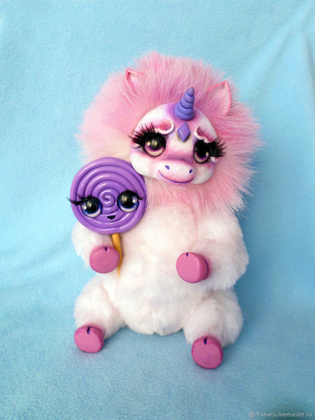 toy-unicorn-and-violet-candy