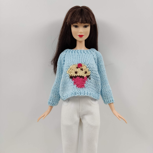 Cupcake sweater for Barbie doll.jpg