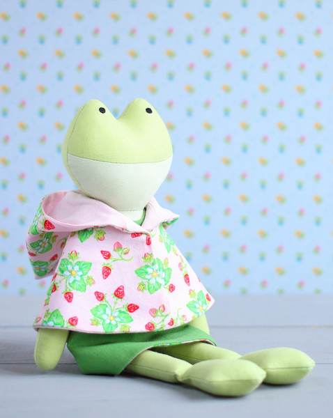 frog-doll-sewing-pattern-5.JPG