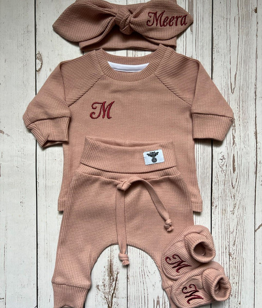 Personalized-baby-girl-coming-home-outfit-as-baby-shower-gift-for-girl-18.jpg