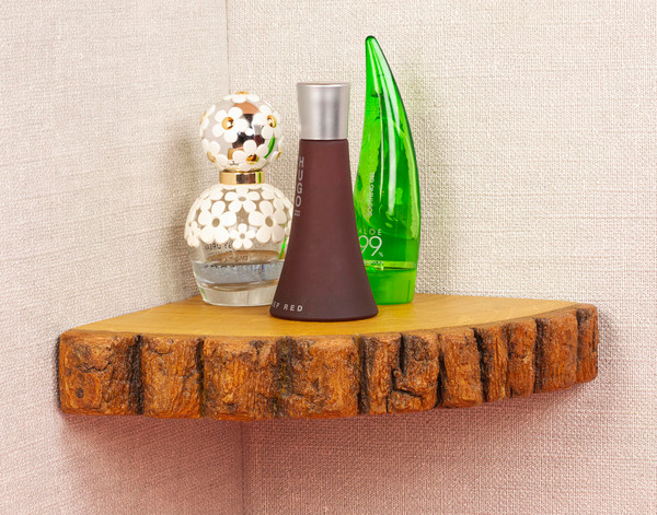 corner shelf made of oak.jpg