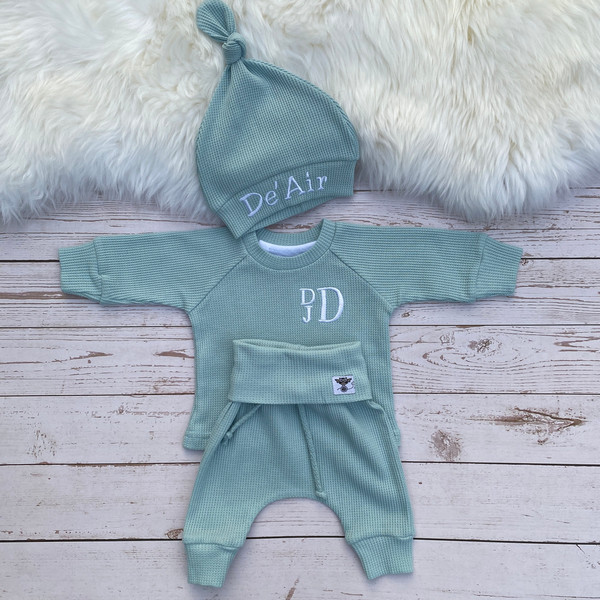 Mint-gender-neutral-baby-clothes-minimalist-baby-outfit-new-baby-gift-basket-4.jpg