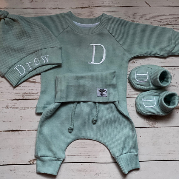 Mint-gender-neutral-baby-clothes-minimalist-baby-outfit-new-baby-gift-basket-11.jpg