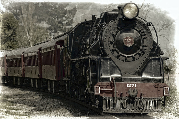 locomotive-222174_1920.jpg
