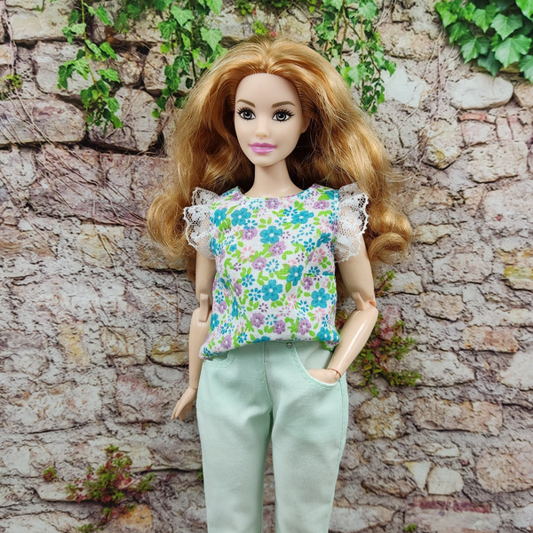 Floral blouse for barbie curvy.jpg