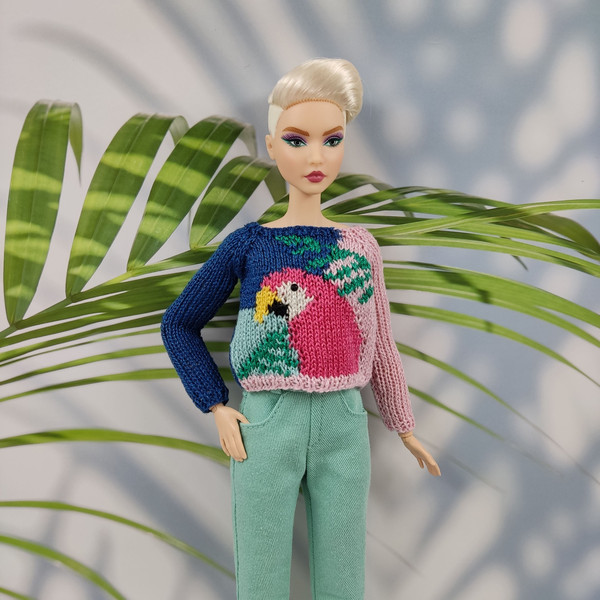 Parrot jumper for Barbie.jpg