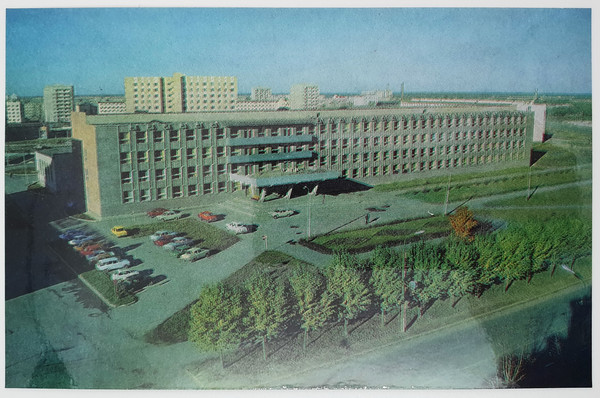 9 NOVGOROD USSR vintage color photo postcards set views of town 1980.jpg
