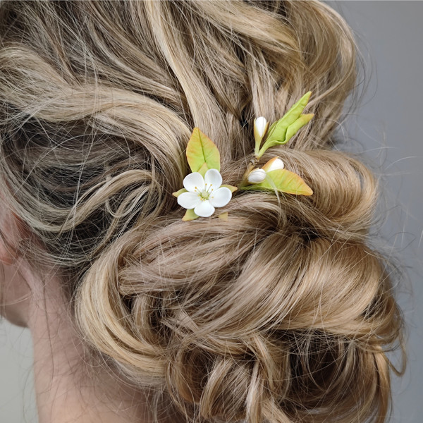 hairstyle wedding floral haircomb
