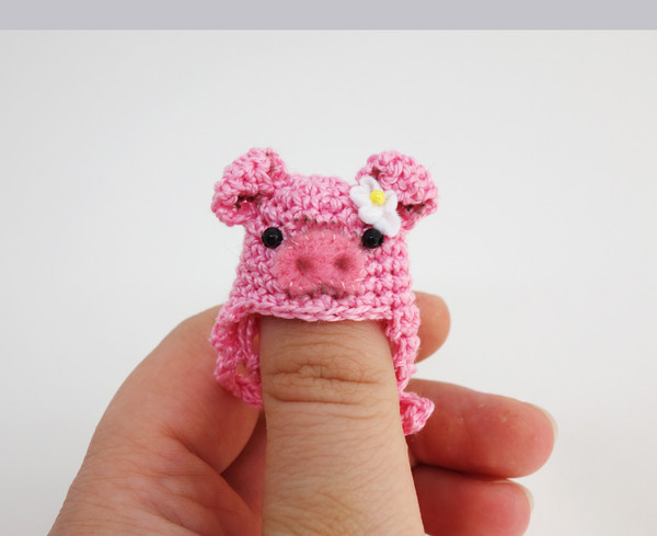 piglet-hat-tiny