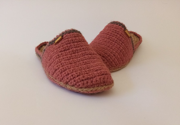 slippers_crochet.jpg