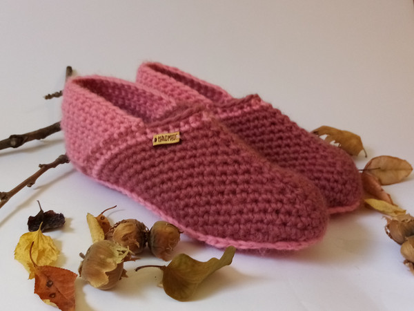 crochet_slippers_pattern.jpg
