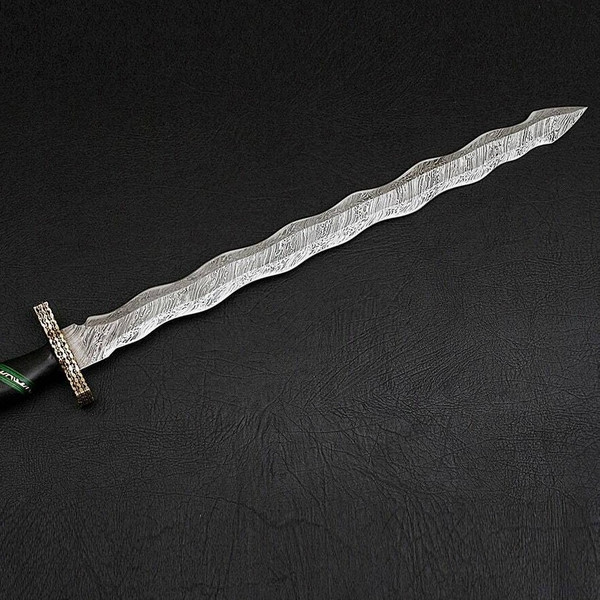 Damascus Steel Art Fancy Sword.jpg