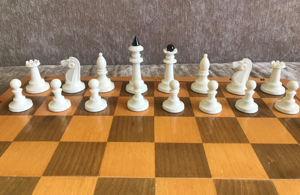 bluebox_chess5.jpg