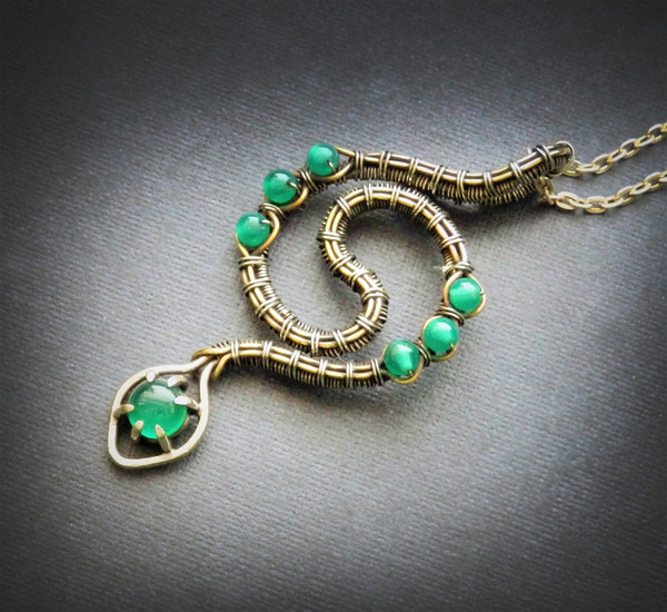 snake pendant.JPG