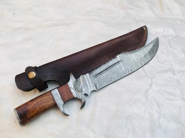 Handmade Damascus steel Hunting knife with Rose wood hnadle (1).jpeg