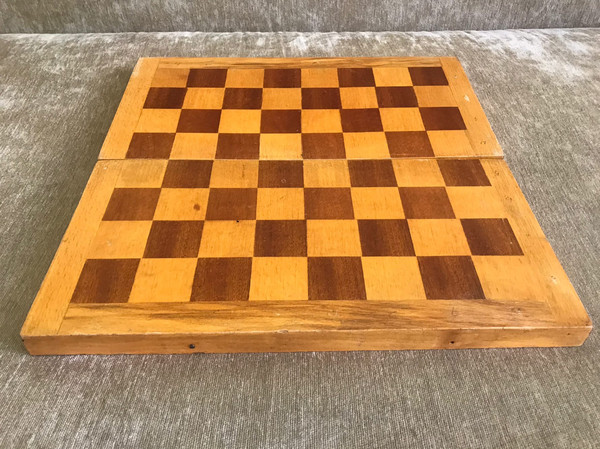 black_brown_pieces_chess4.jpg