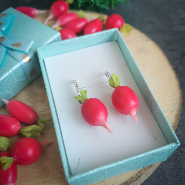 radish earrings5.jpg