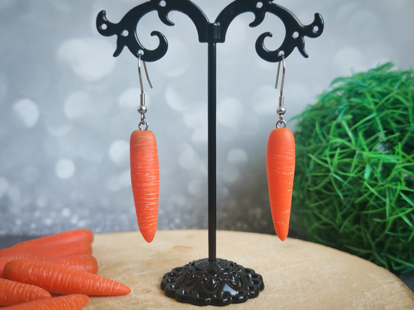 carrot earrings5.jpg