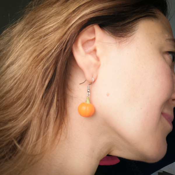 pumpkin earrings4.jpg