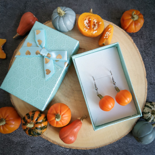 pumpkin earrings2.jpg