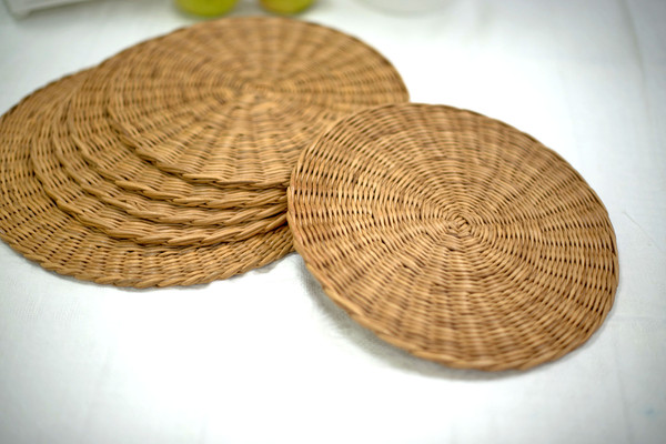 round wicker placemats