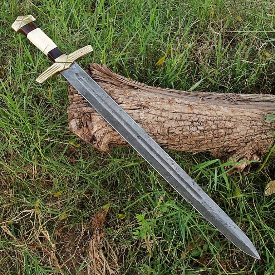 Formidable Viking Ruler Damascus Steel Sword - Pattern Welded Hand Forged Co.jpg
