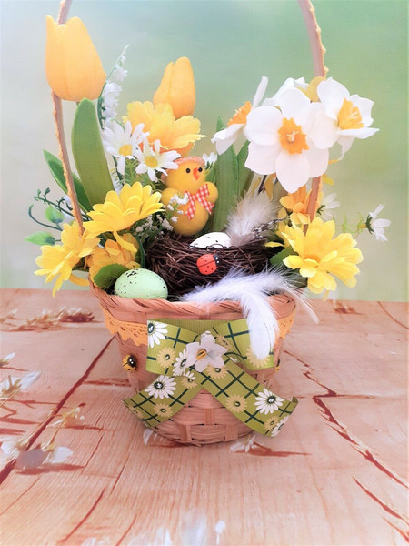 easter-flower-basket-arrangement-8.jpg