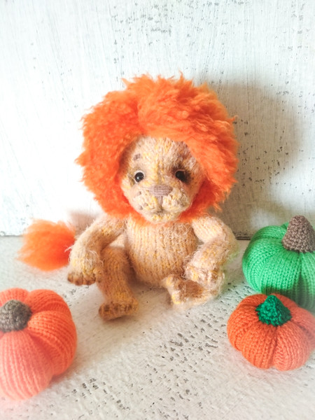small toy knitted lion