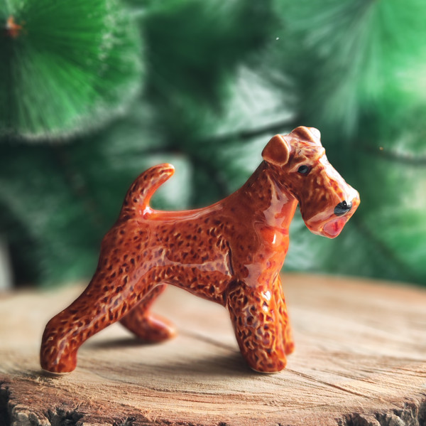 statuette irish terrier