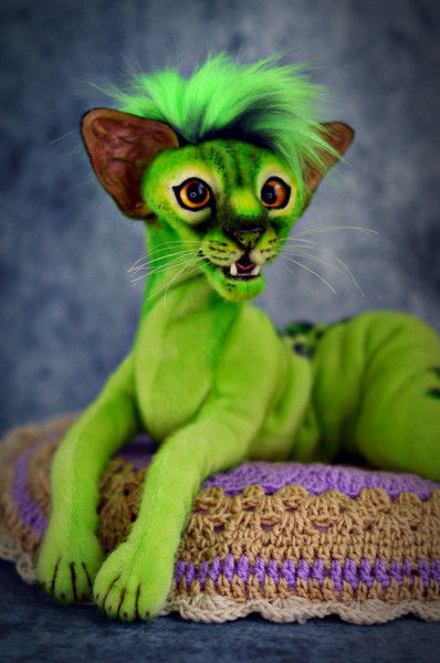 Grinch - the green cat 2.JPG
