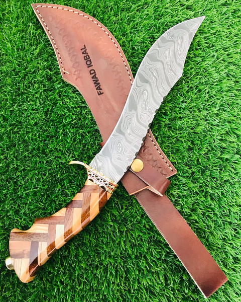 Custom Handmade Damascus Steel Hunting Bowie knife, Battle Ready Gift for Him.jpg