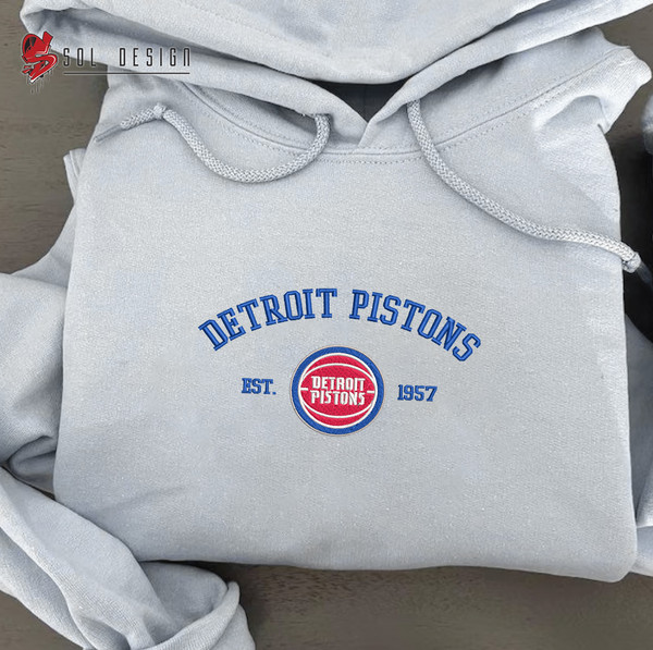 Detroit Piston, Vintage Detroit Piston Sweatshirt \T-Shirt, - Inspire Uplift