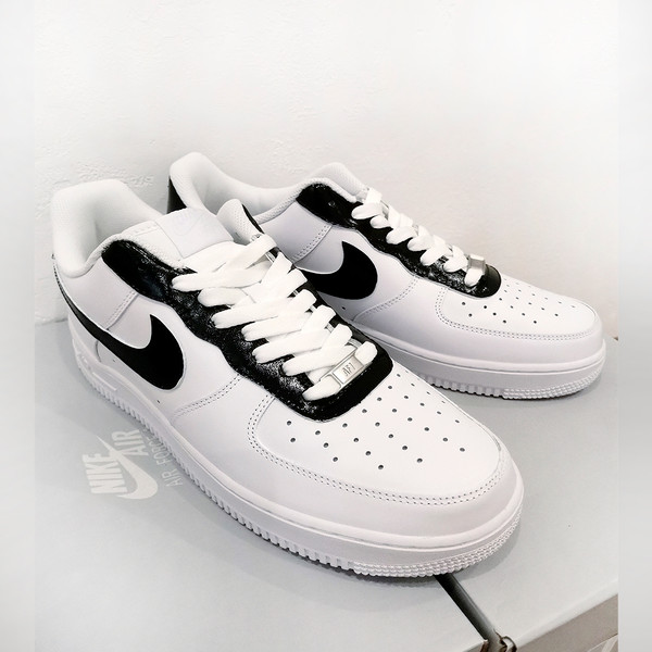 white- black- custom- sneakers- nike- air- force- man- shoes.jpg