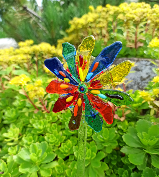 rainbow decorative plant stake.jpg