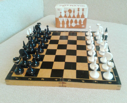 new vinatge soviet chess set plastic