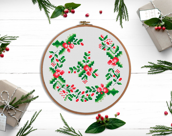 cross stitch pattern christmas flower wreath.jpg
