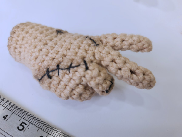 crochet-Addams-thing