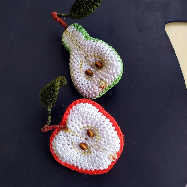 Realistic fruit pear apple brooch crochet pattern12.jpg