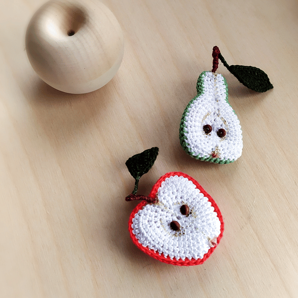 Realistic fruit pear apple brooch crochet pattern17.jpg