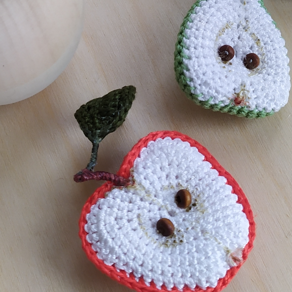 Realistic fruit pear apple brooch crochet pattern14.jpg