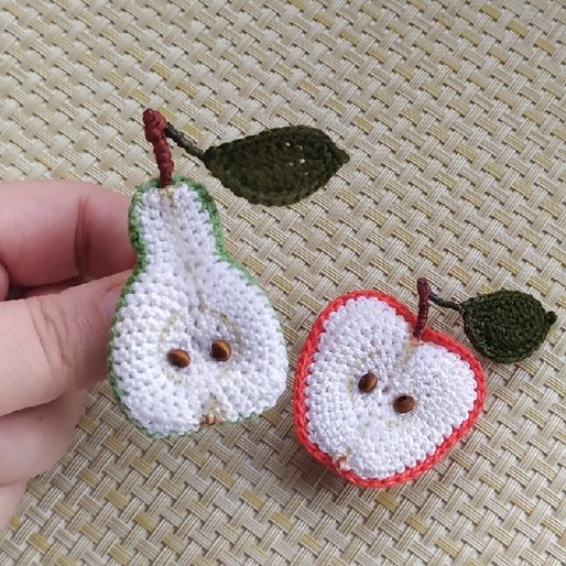 Realistic fruit pear apple brooch crochet pattern132.jpg
