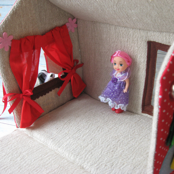 fabric-dollhouse-gift-for-girl.jpg