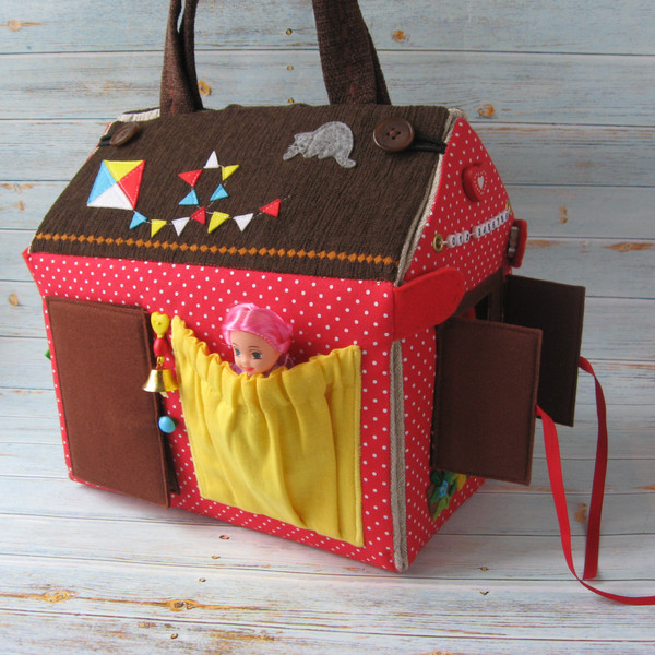 travel-toy-for-girl-fabric-dollhouse