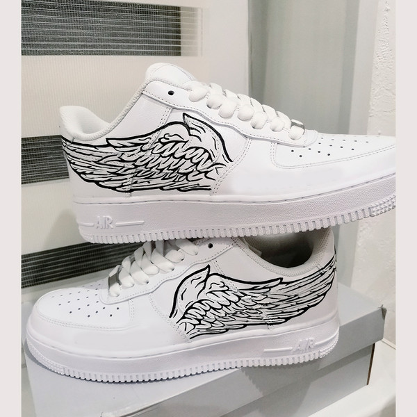 custom- sneakers- angel- wings- withe- nike- air- force- man- shoes.jpg