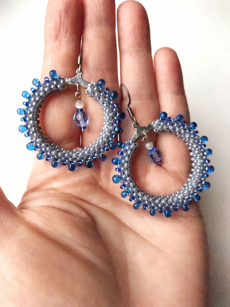 grey blue round earrings 4.jpg