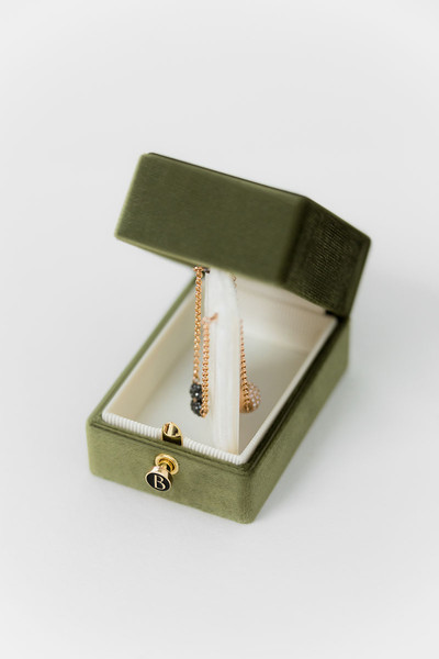 Bark-and-Berry-Oblong-Moss-vintage-wedding-embossed-engraved-enameled-monogram-velvet-earrings-necklace-pendant-bracelet-ring-box-reversible-inner-001.jpg