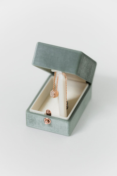 Bark-and-Berry-Oblong-Spruce-vintage-wedding-embossed-engraved-enameled-monogram-velvet-earrings-necklace-pendant-bracelet-ring-box-reversible-inner-003.jpg